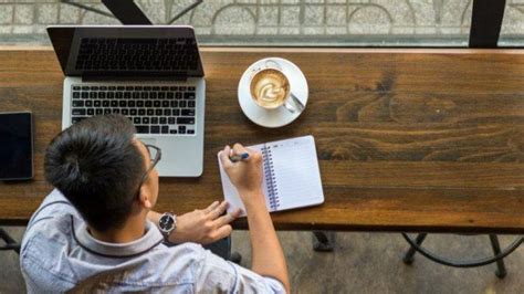 Laptop dengan daya tahan baterai terpanjang