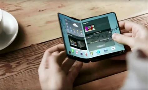 Layar lipat atau layar standar pada Samsung Galaxy S23